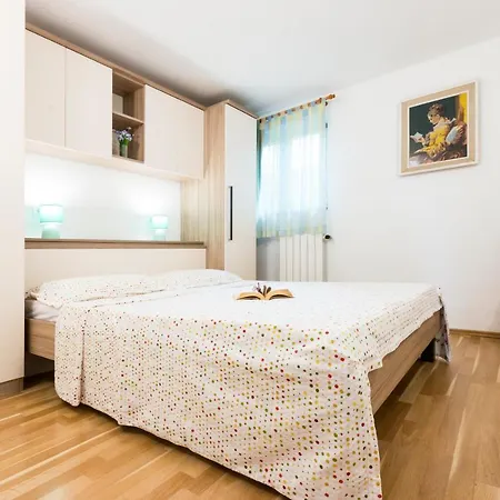 Apartment Katarina *